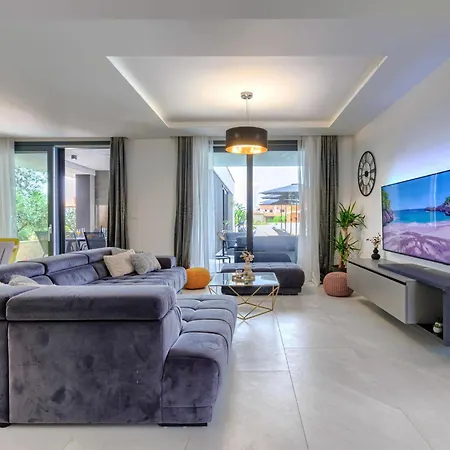 Nika By Interhome