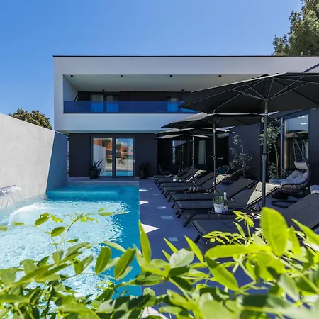 Nika By Interhome 메덜린