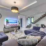 فيلة Nika By Interhome ميدولين
