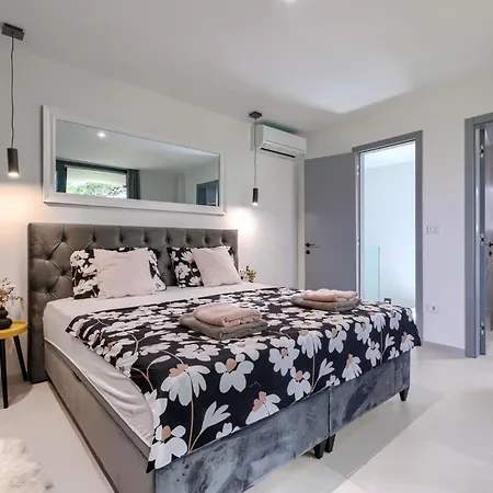 Nika By Interhome Villa *