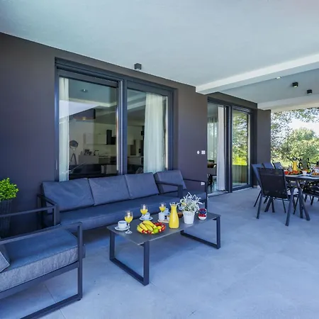 فيلة Nika By Interhome *